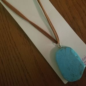 *NWT 35" Long Pendant Necklace